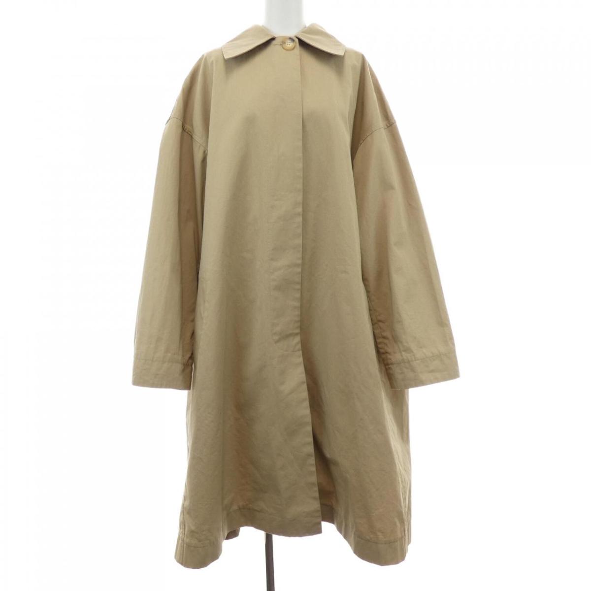 セリーヌ CELINE 2 8X57/013C 厚地の外套【中古】