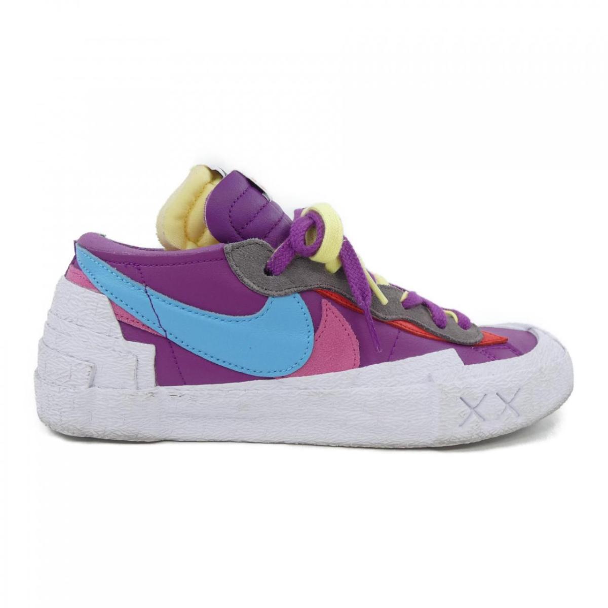 ナイキ NIKE DM7901-500 スニーカー【中古】