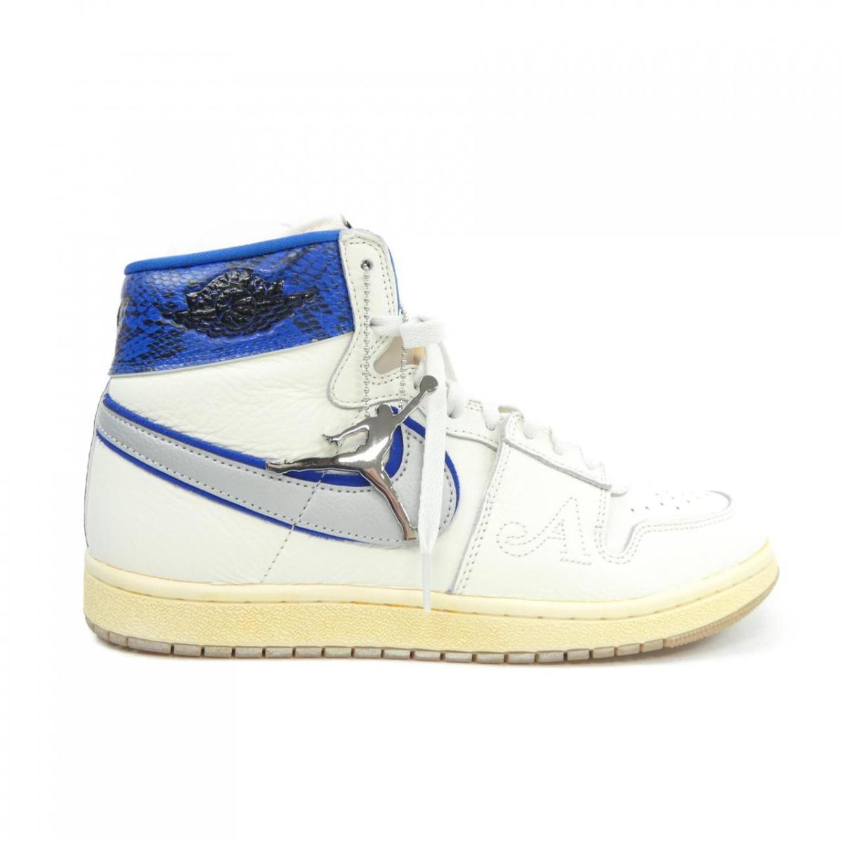 ナイキ NIKE FN8675-104 スニーカー【中古】