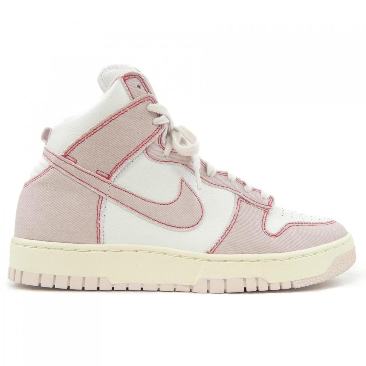 ナイキ NIKE DQ8799-100 スニーカー【中古】