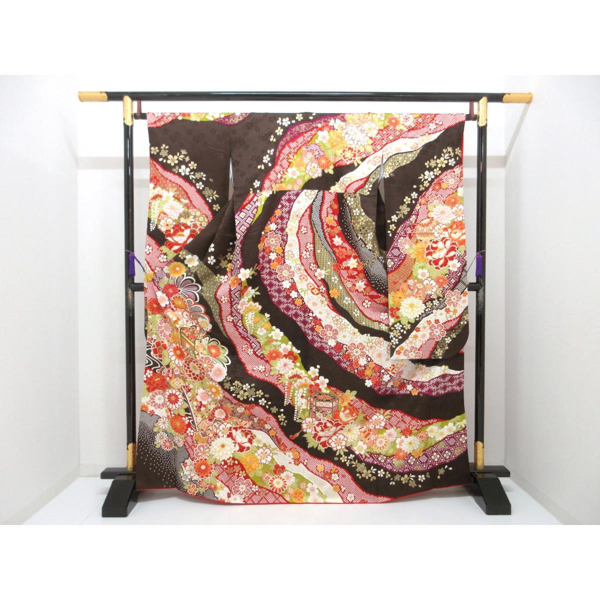振袖　友禅金彩加工　刺繍入り【中古】