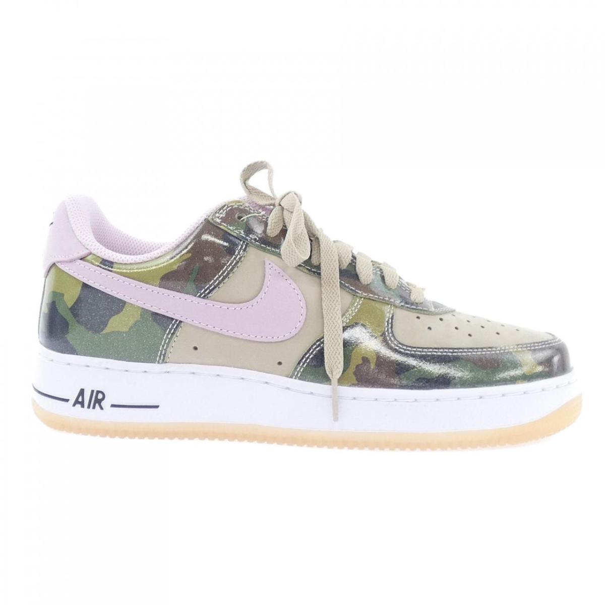 ナイキ NIKE HQ1967-200 スニーカー【中古】
