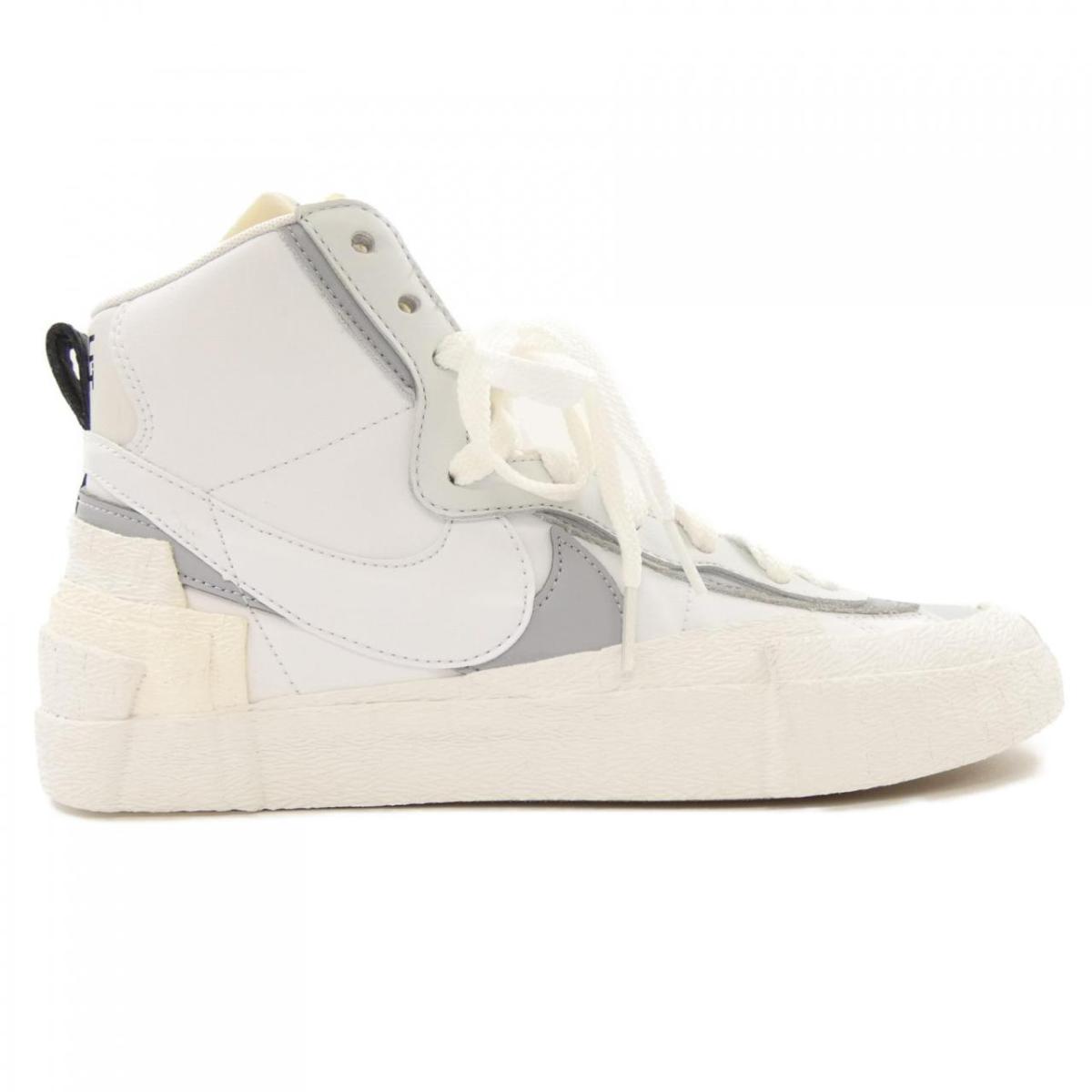 ナイキ NIKE BV0072-100 スニーカー【中古】