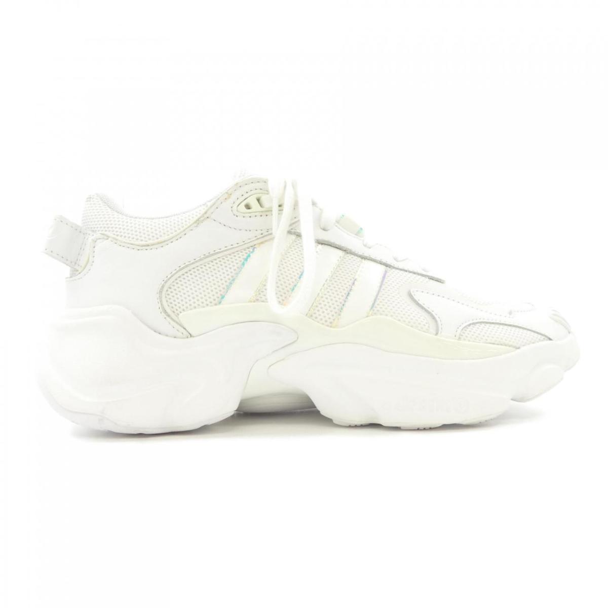アディダス ADIDAS MAGMUR RUNNER FV1158 スニーカー【中古】