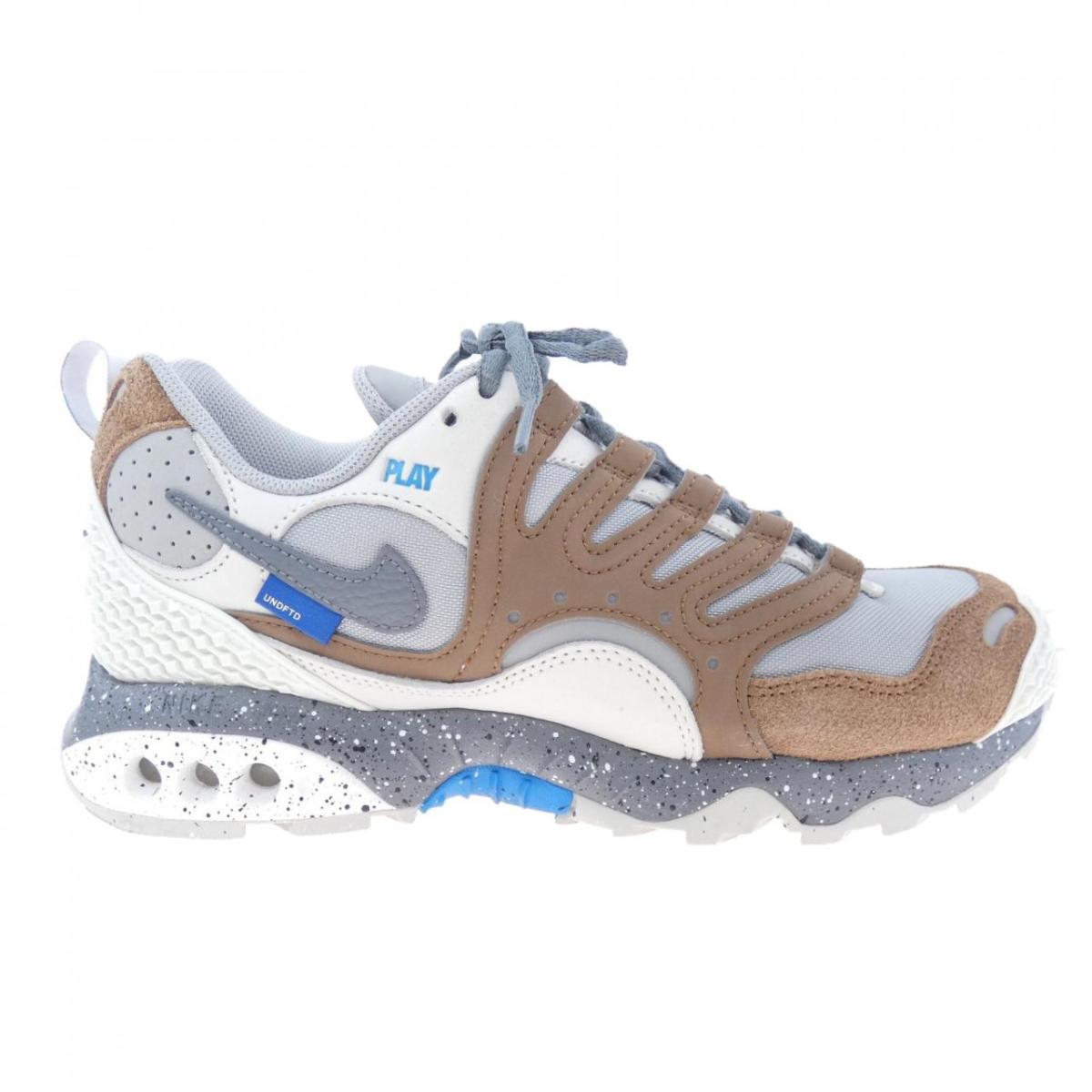 ナイキ NIKE FN7546-200 スニーカー【中古】
