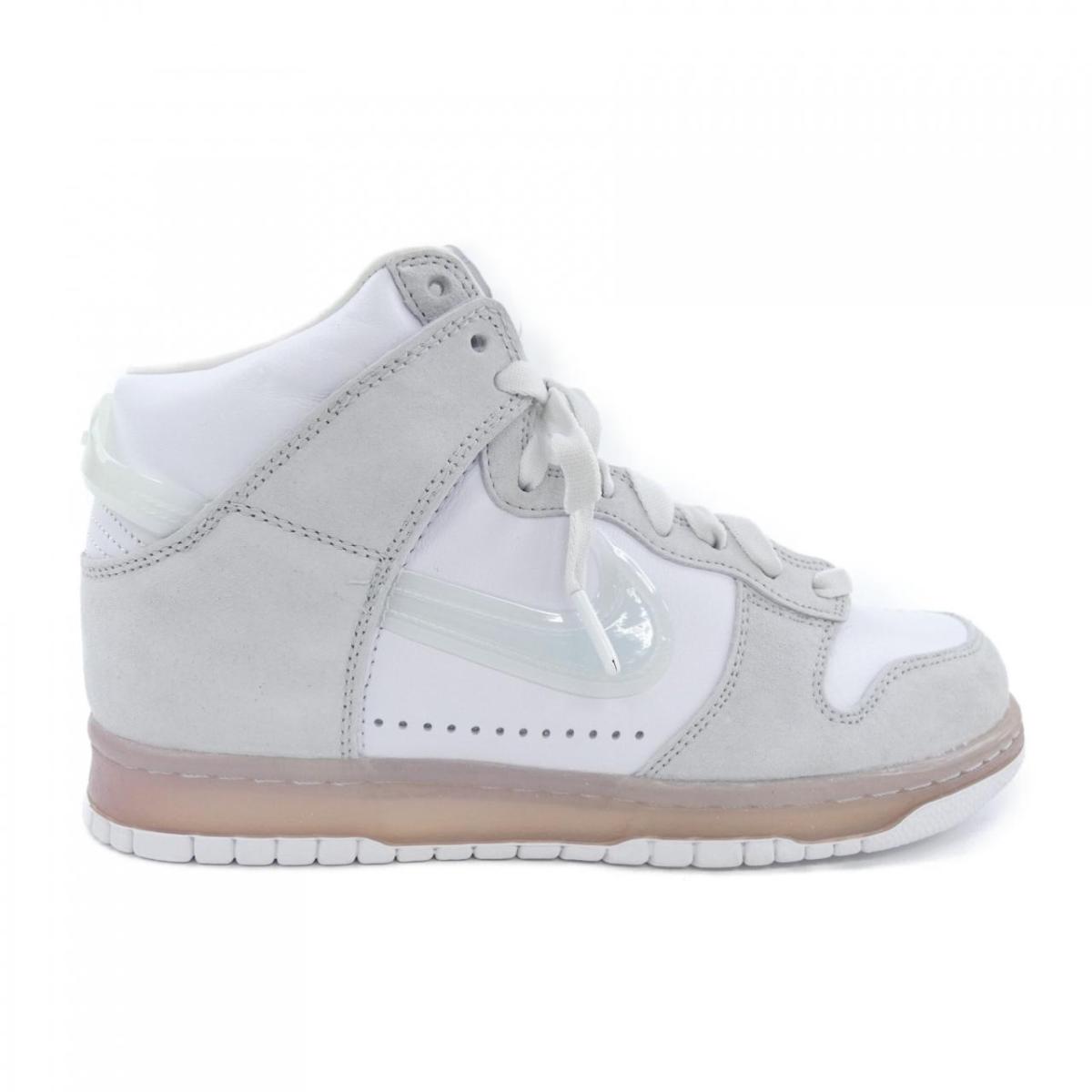 ナイキ NIKE DA1639-100 スニーカー【中古】