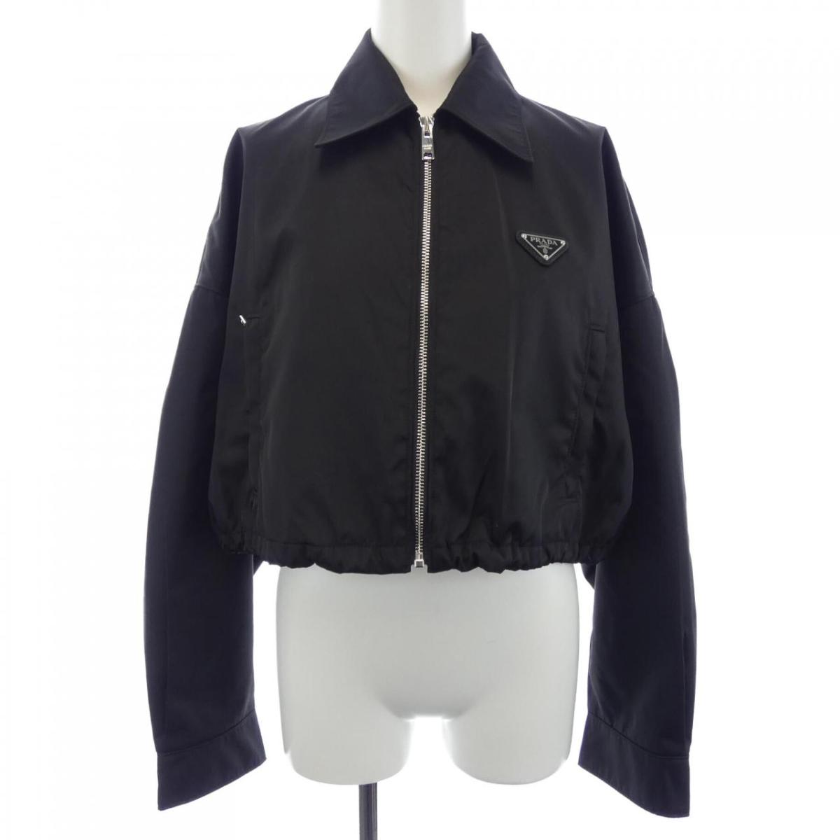 プラダ PRADA トライアングルロゴ クロップドブルゾンジャケット 292101 S231 1WQ8 ブルゾン【中古】｜KOMEHYO ONLINESTORE 店 125,300円
