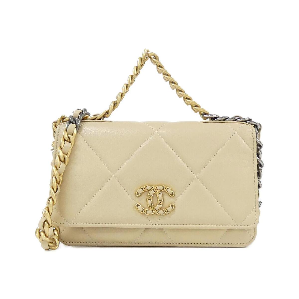 シャネル シャネル19 ライン AP0957 チェーンウォレット【中古】｜KOMEHYO ONLINESTORE 店
