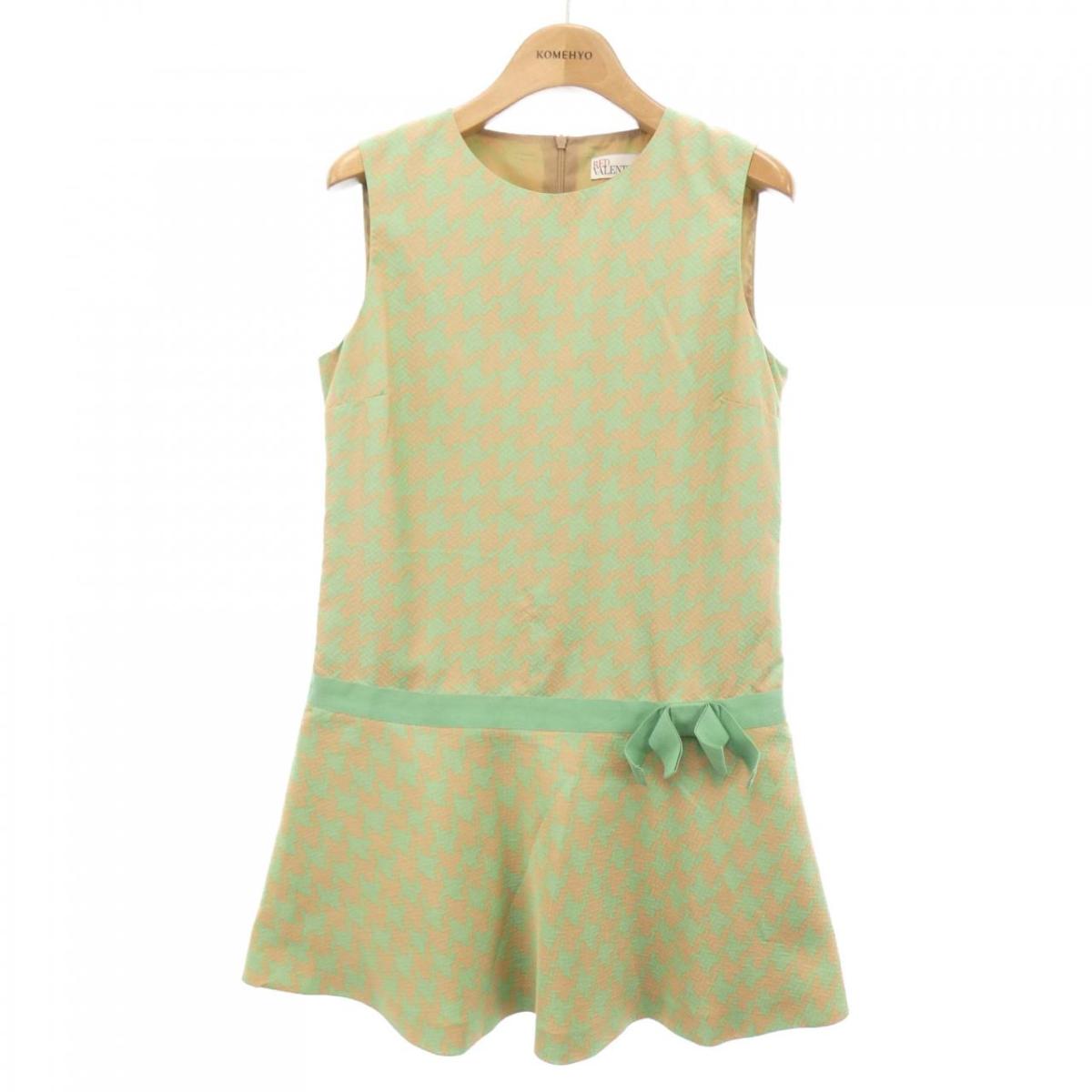 ブランド メーカー レッドバレンティノ商品名 ワンピース商品ランク 品b サイズ 40 サイズ 一覧表示 40 実寸サイズ 着丈80cm 身幅43 5cm カラー ベージュ系 グリーン系詳細説明 少々ほつれがあります ご注意ください 付属情報について 表記または