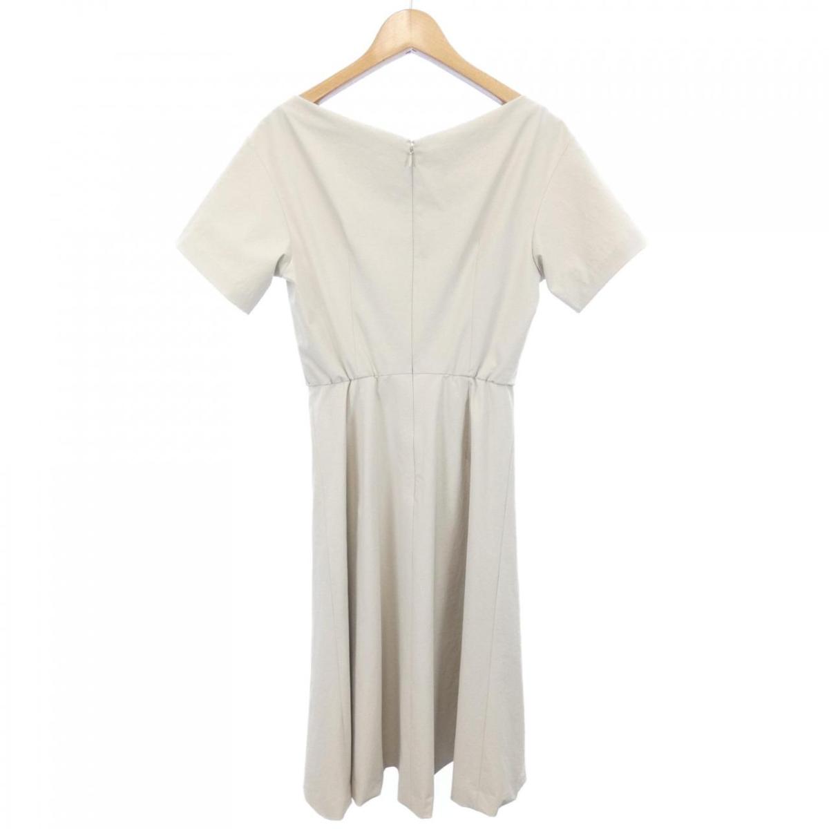 定番人気 のドレステリア Dressterior ワンピース 中古 正規店仕入れ の 定番人気 のドレステリア Dressterior ワンピース 中古 正規店仕入れ の