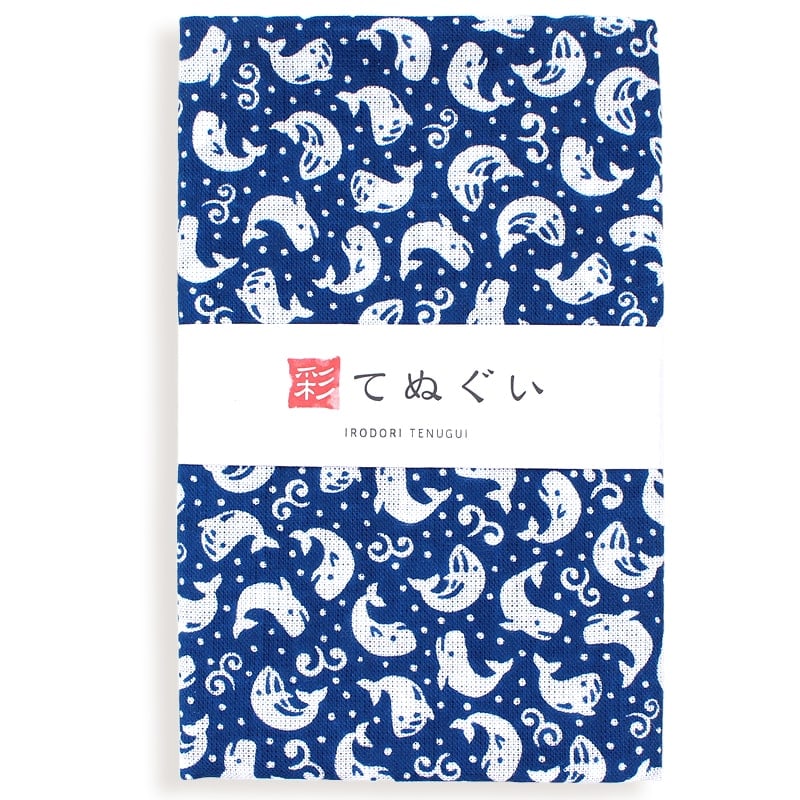 【26h限定 店内最大50％OFF さらに10％OFF】手ぬぐい 日本製 くじら クジラ 鯨 青 端がほつれない 和柄 小紋調 綿100% 乾きやすい  昔ながら タオル ハンカチ 彩 irodori TE-06050M-IR【メール便8点まで】 大正5年創業 あいらしか