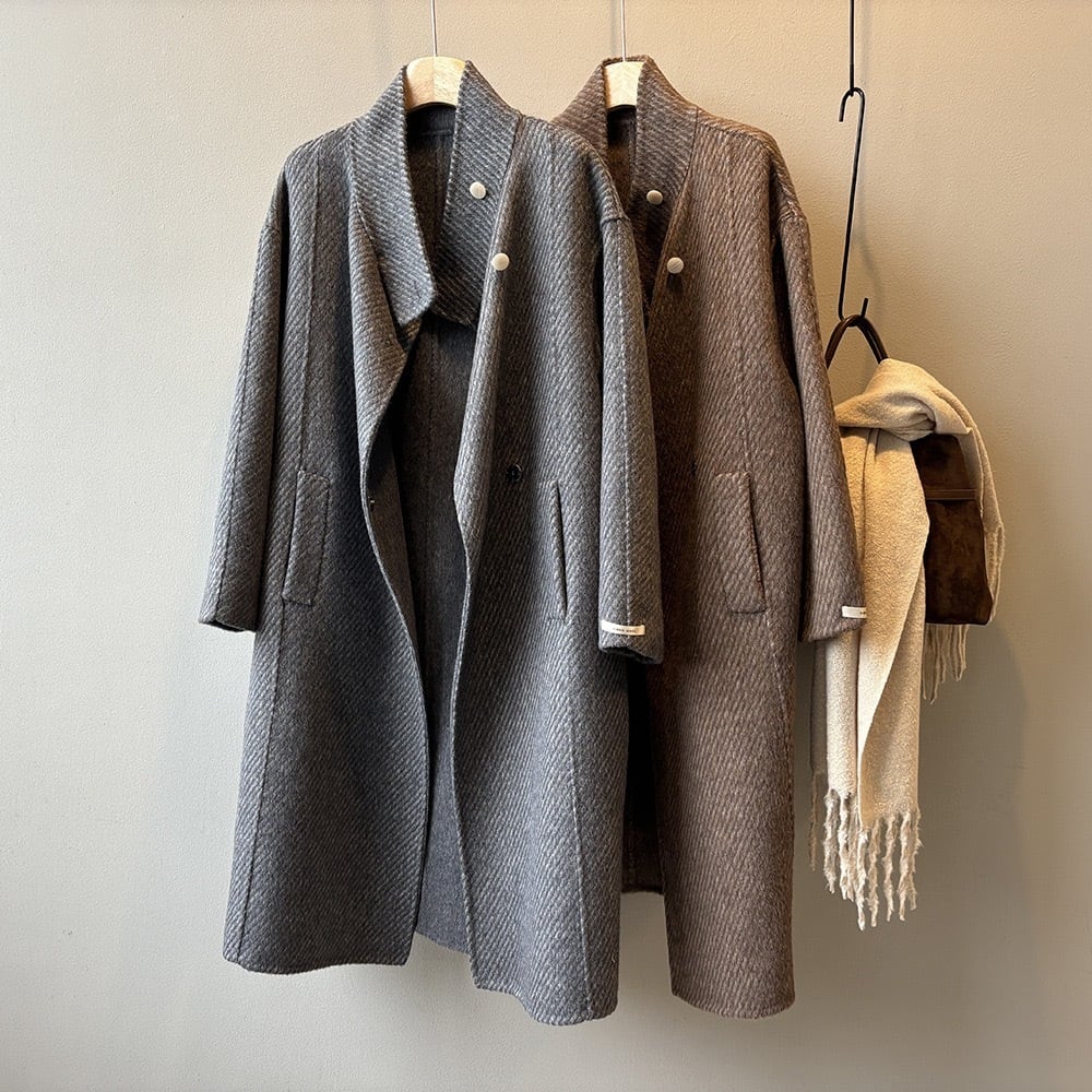 無地 上品 ゆったりお洒落 暖かい 防寒 ロング丈 羽織 アウター コート チェスター ドジャケット｜コモリン