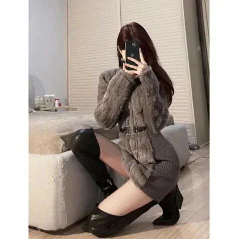 窈窕たる甘御嬢さん朦々たる保温モコモコニットワンピースフィットバッグヒップショートスカート冬の新作成人女性服