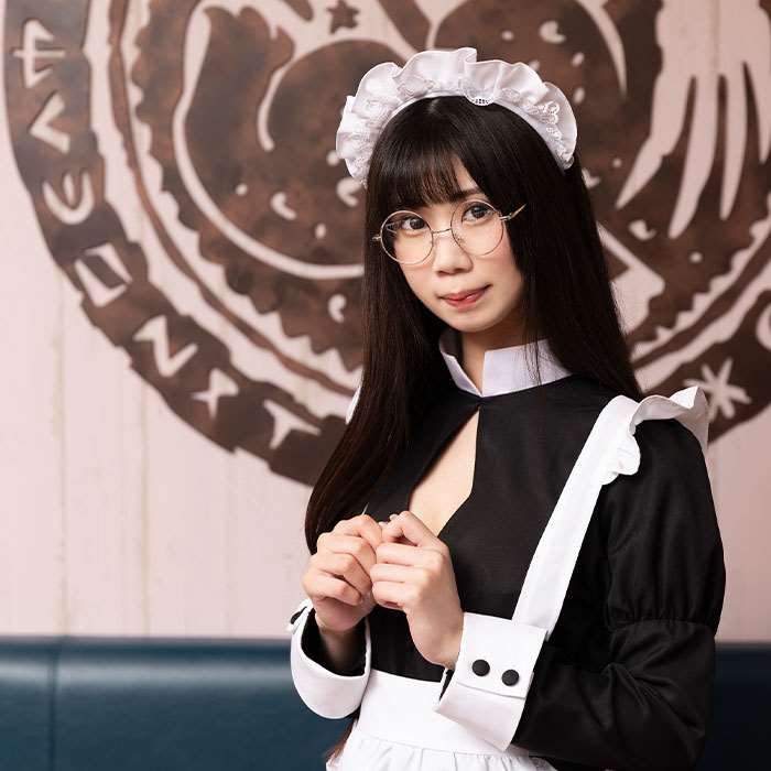 楽天市場 召使いロングメイド メイド服 メイドコスプレ メイドさん ロング丈 レトロ クラシック コスプレ コスチューム 衣装 仮装 変装 クリアストーン やるcan