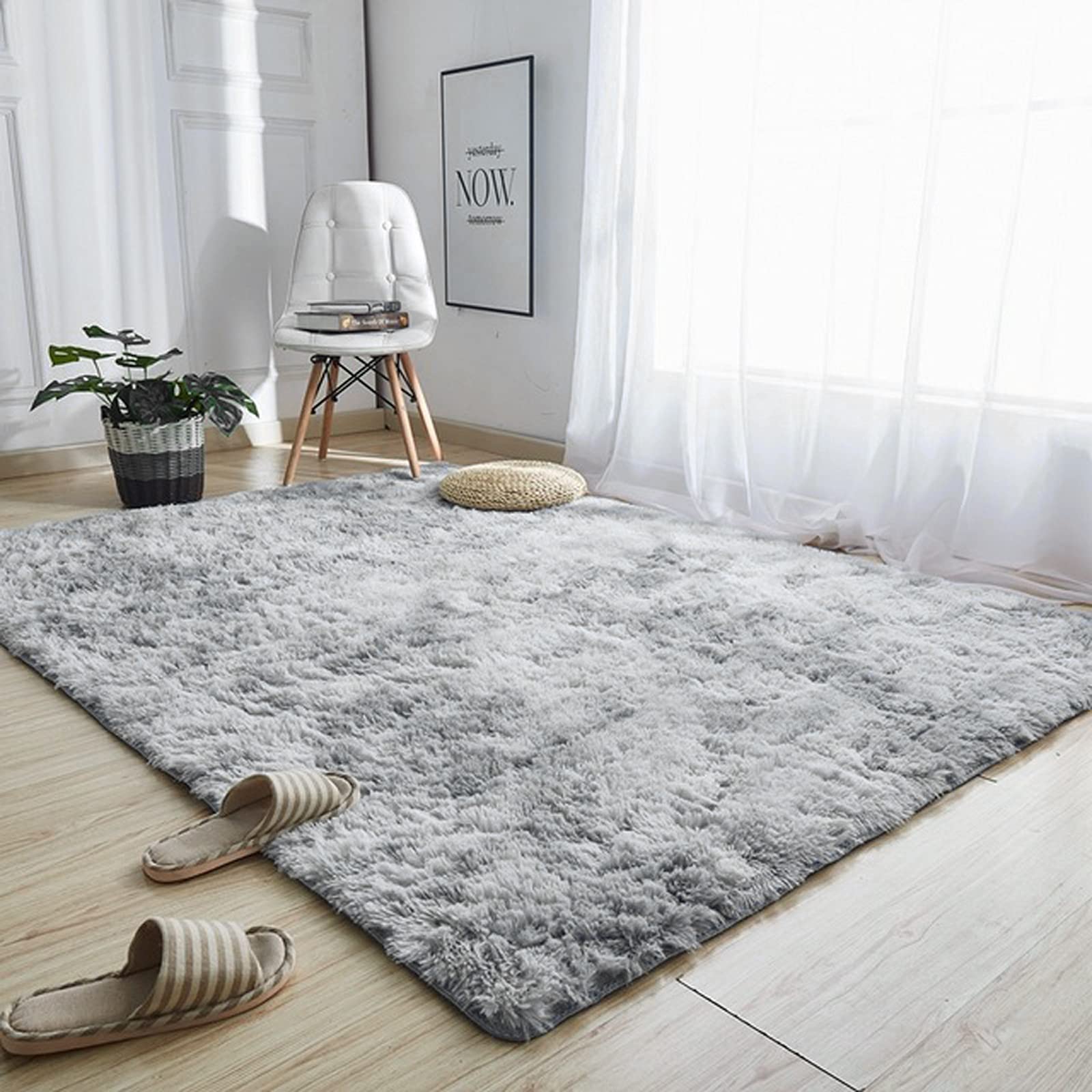 カーペット ラグ 洗える ラグマット 約4畳 200x300cm 滑り止め付 防ダニ 抗菌 防臭 4色選べる 1年中使えるタイプ 北欧 ふわっと手触り 優しいフランネルラグ 絨毯 折り畳み (グレー)