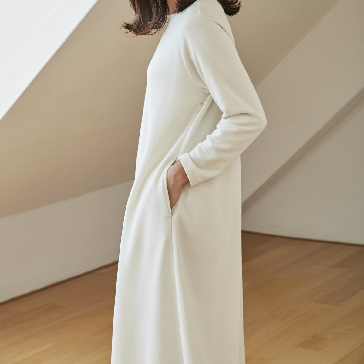 楽天市場 公式 授乳口付 ポケット付 スウェット授乳ワンピース コニー Konny コニーママウェア 授乳服 マタニティ兼用 長袖 裏起毛 隠れ授乳口 楽ちん 秋冬対応 産後服 柔らか生地 コニー抱っこ紐楽天市場店