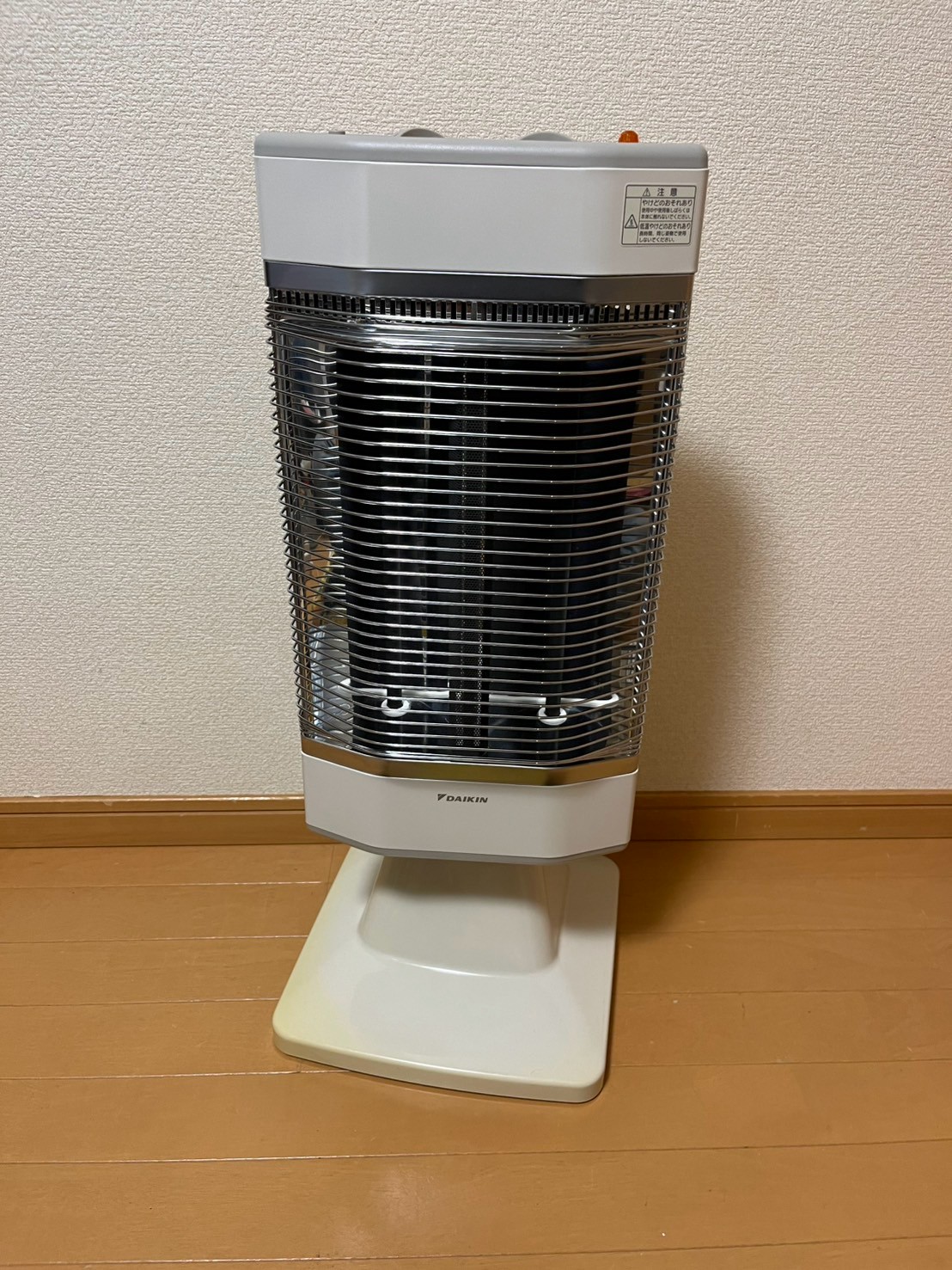 【中古】M▽ダイキン 遠赤外線暖房機 ERFT11VS (27414) 楽天市場】【中古】M▽ダイキン 遠赤外線暖房機 電気ヒーター
