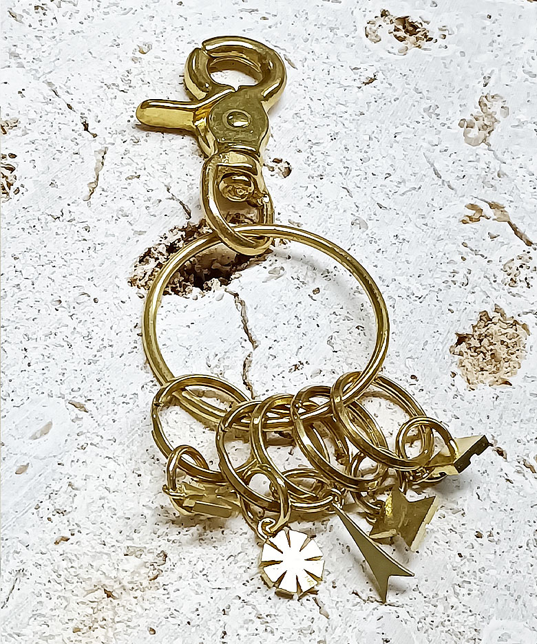 【SALE】沖縄手作銀細工「琉」 / 真鍮針突柄留金具付鍵束｜KORC