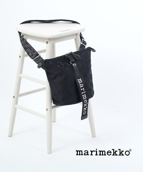 【2026年春夏新作】マリメッコ marimekko バッグ ショルダーバッグ ブラック 黒 斜め掛け 肩掛け ウニッコ柄 花柄 北欧 おしゃれ 旅行 トラベル・52239292227-0062601(レディース)