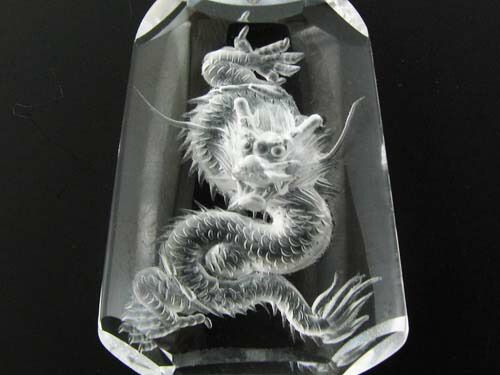 楽天市場】【4A 天然水晶 龍彫り ペンダントトップ】縦約35ミリ 幅約25