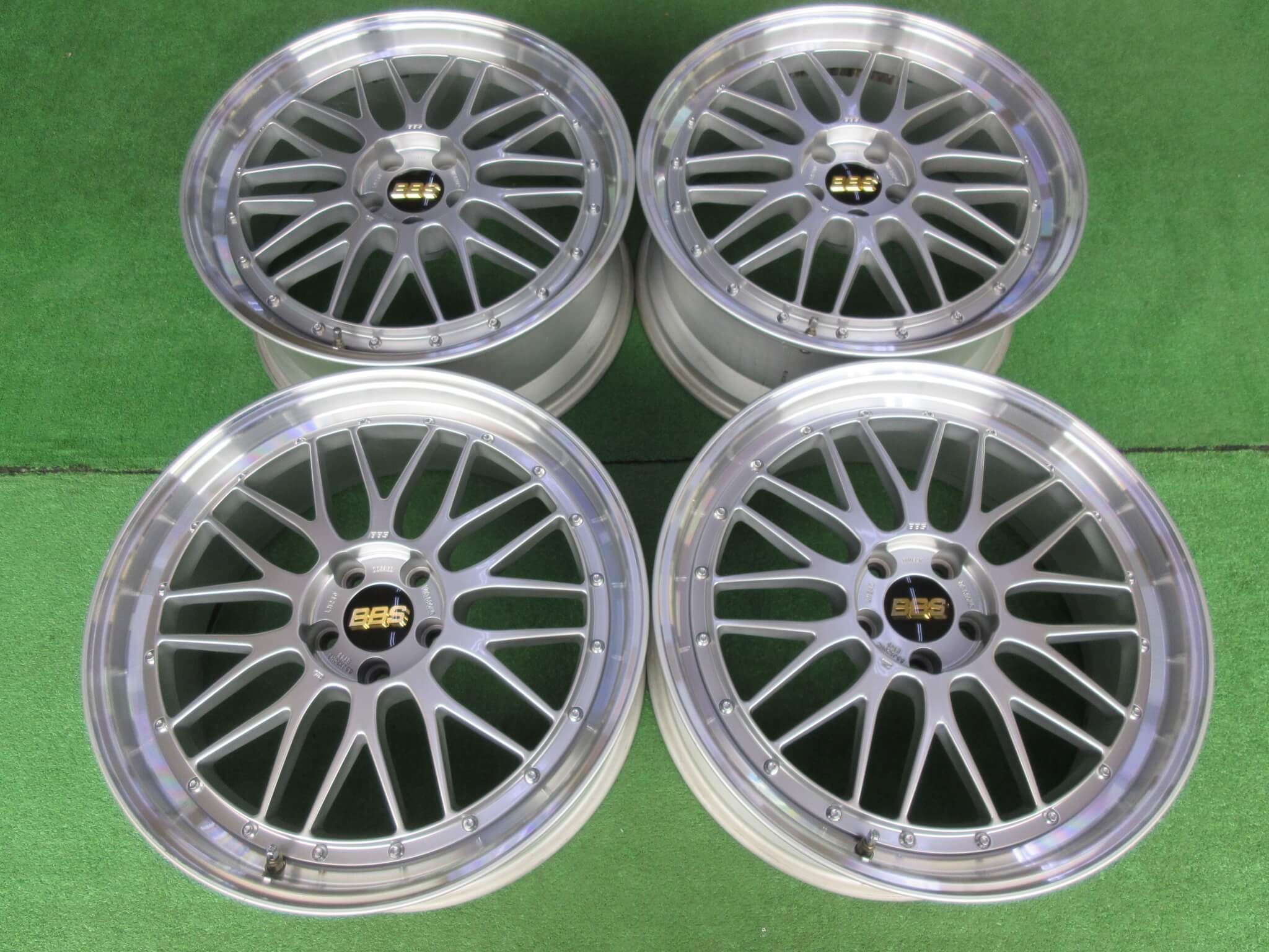 【中古】ＢＢＳ ＬＭ 8.5J-20 5H114.3 +43 ダイヤモンドシルバー　ＢＢＳナット、60パイハブリング付きです！
