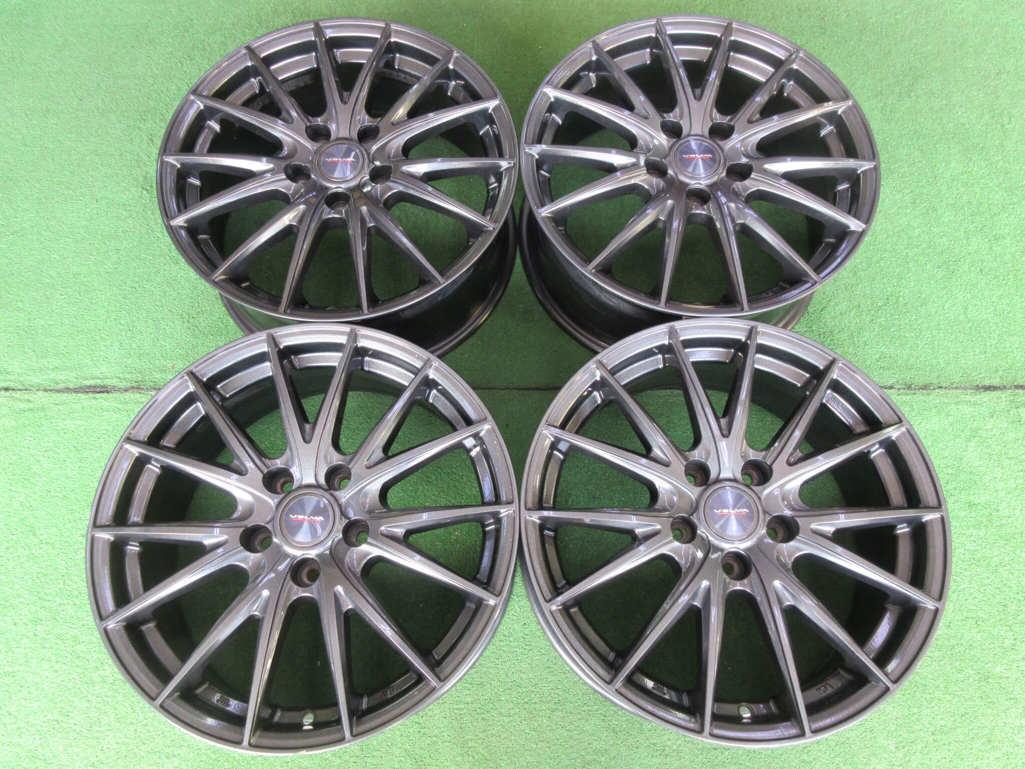 【中古】６０系プリウス系ホイール！　ウェッズ　ヴェルヴァスポルト２　7J-17 5H114.3 +48　フォレスター　クロストレックにも是非！