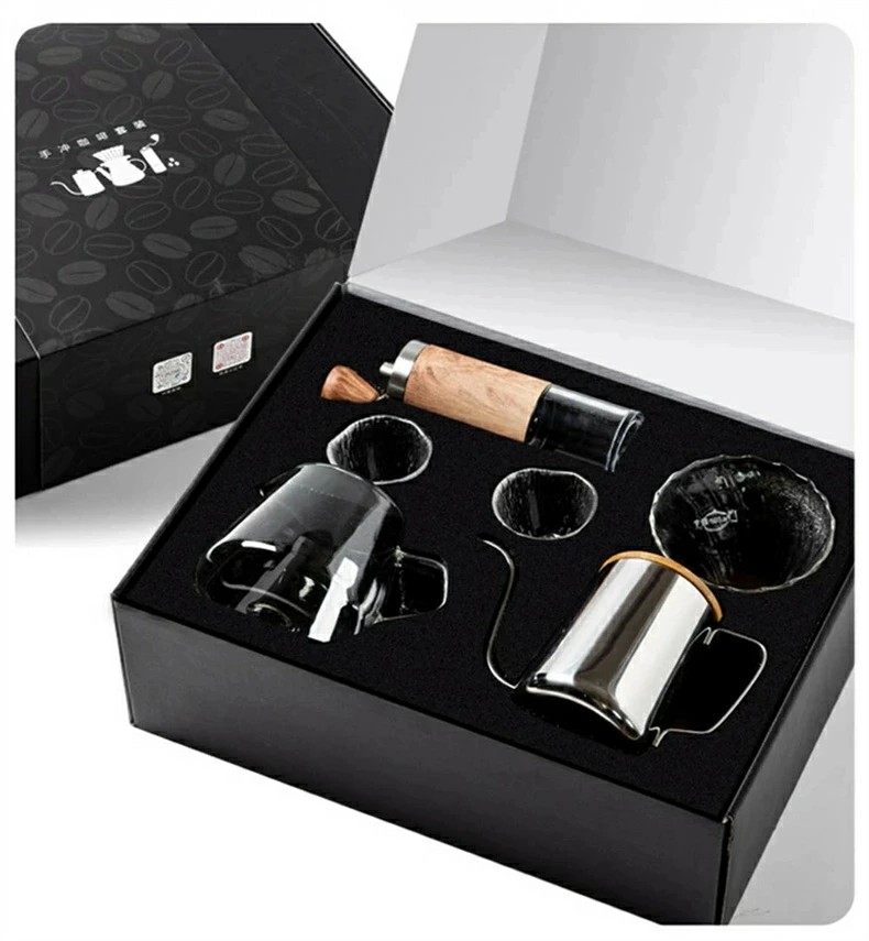 コーヒーセット キャリーイングキット 手挽き コーヒーミル 小型 コーヒーグラインダー ステンレス臼 折り畳み式ハンド コーヒードリッパーポット付き 手挽式コーヒーグラインダー コーヒー用品５セット 家庭用 プレゼント