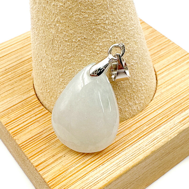 楽天市場】翡翠 ペンダント ドロップ型 ペンダントトップ ネックレス