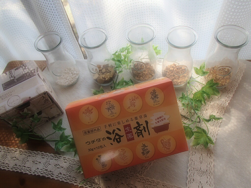 ウチダの浴剤 30gx10包入り口・入口×6箱 【染めつける料無加えること！】【生薬の浴する剤 】