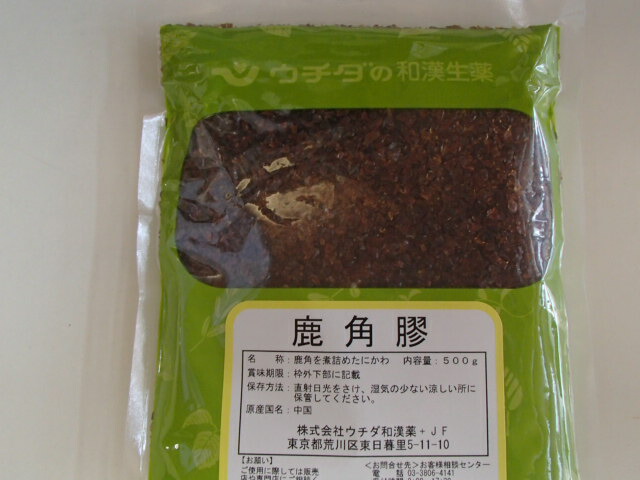 【生薬】鹿角膠（刻）500g×1（ロッカクキョウ・ろっかく本日）【楽になることの特性・ウチダ和漢薬】
