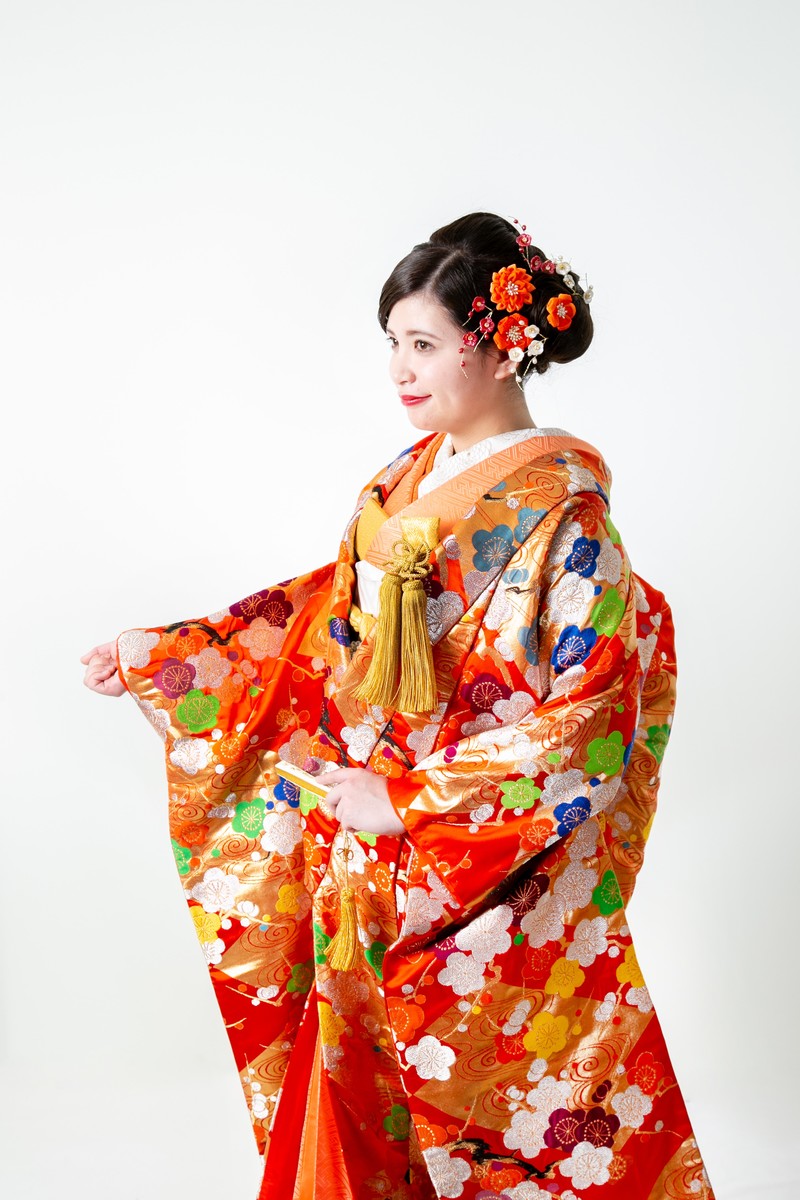 市場 レンタル フルセット 金 花嫁衣装 婚礼衣装 色打掛 花嫁衣装セット ゴールド 定番の赤い色打掛 打掛 赤 前撮り Iro015 和装 婚礼 和婚