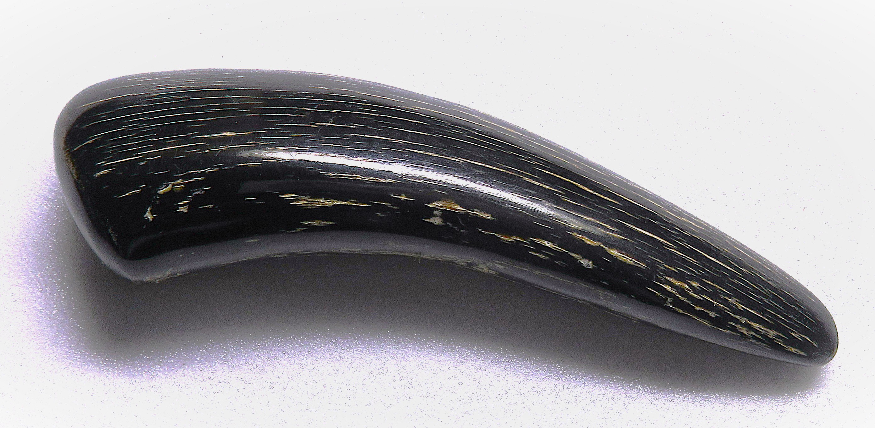 水牛角かっさ棒材。携帯用（コンパクト型）。黒（天然色）。長さ108mｍ・切り口30×22.5m/m・重さ43ｇ前後・鏡磨き。日本製。ゆうパケット便