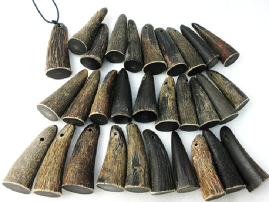 呉牛付属品原材料、キーホルダー材。黒（生まれながら色）・長さ50～55m/m。30個（仕掛ける）の必要経費。紐は付いていません。製作遣りかた在中。日本製。ゆうパケット便。