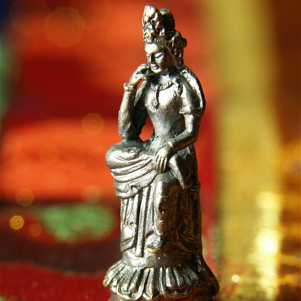 弥勒仏像の置物 工芸品 美術品 弥勒仏像の置物 工芸品 美術品