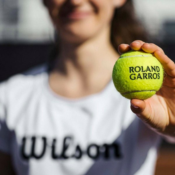 海外並行輸入正規品 ウイルソン Wilson テニスボール ローランギャロス クレーコート ROLAND GARROS CLAY COURT 3球入  1箱 24缶入 WRT125000 即日出荷 あす楽対応