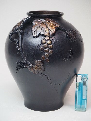 01 グレープ文様あかがね製花器 在銘ファーニチュア 華針路工具 花入れ 花器 日本製 茶道 煎茶道 華道 中古 Newbyresnursery Com