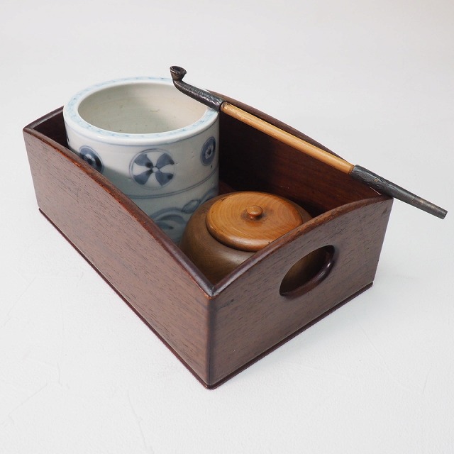 楽天市場】煙草盆 白磁火入れ 紫檀 0156火入れ 灰吹 火鉢 手あぶり茶道
