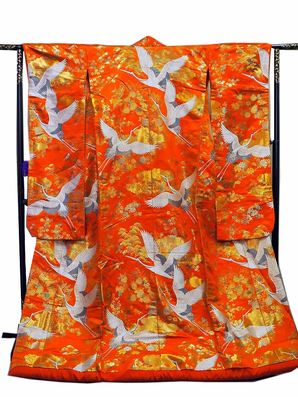 Japanese bridal costume Uchikake 0007 Japanese vintage kimonojapanese silk vintage clothes beauty【中古】和装 着物 唐織 打掛 花嫁衣裳｜加賀美術店