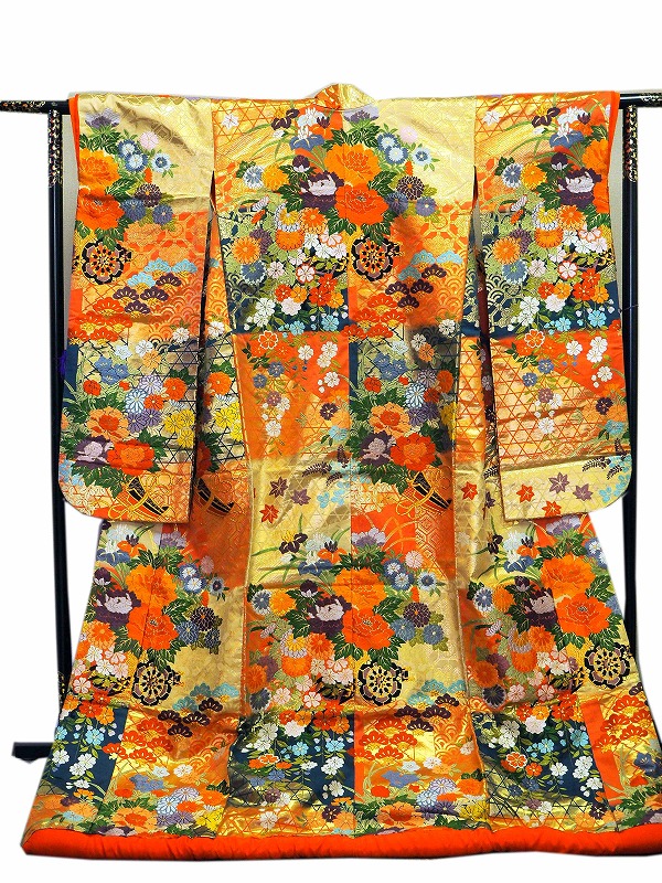 Japanese bridal costume Uchikake 0008Japanese vintage kimonojapanese silk vintage clothes beauty【中古】和装 着物 唐織 打掛 花嫁衣裳｜加賀美術店