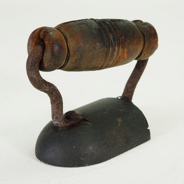 楽天市場】炭火式アイロン 0008ひのし 炭 囲炉裏 鉄瓶 やかん 鍋古道具