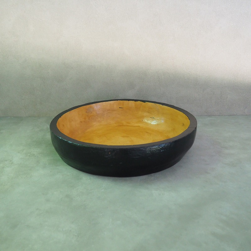 こね鉢 中黄色　0001<BR>囲炉裏 炭 鍋 古民具 雑貨 <BR>アンティーク 骨董 【中古】<BR>JAPAN japanese antique vintage<BR>A wooden bowl used to knead soba and udon noodles