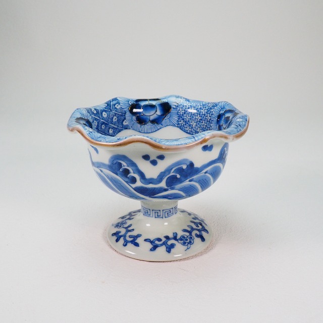 花蝶文様 盃洗 0089<br>江戸時代 伊万里 色絵 金彩 手描き<BR>酒器 杯 器 酒 お猪口 酒<BR>【中古】 骨董 アンティーク<br>JAPAN japanese antique vintage tableware porcelain china