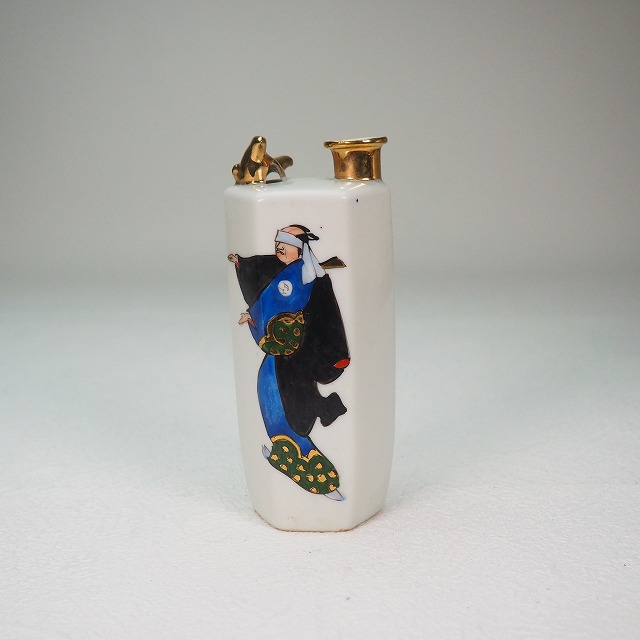 鳴き徳利　侍 サムライ 文様 0240<br>酒器 とっくり<br>陶磁器 瀬戸物 酒器 一輪挿し<br>【中古】骨董 アンティーク<br>JAPAN japanese antique vintage tableware porcelain china  japanese sake bottle<br>