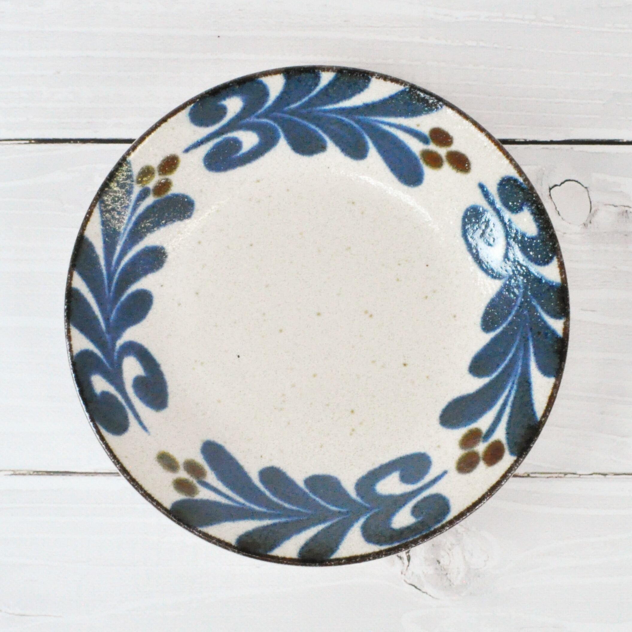 竹の葉デザイン皿 直径約25 cm 竹の葉デザイン皿 直径約25 cm 美術品・アンティーク・コレクション