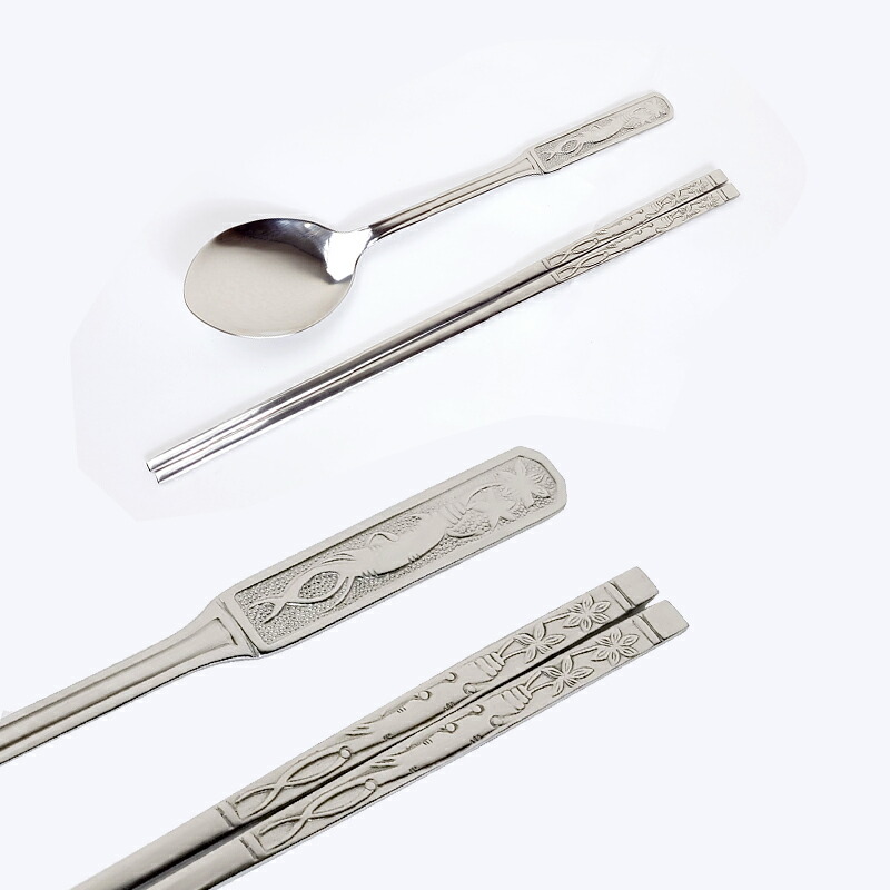 【楽天市場】【全国送料無料】韓国人参スプーンセット(匙と箸) 韓国食品 調理器具 キッチン用品 韓国鍋 ステンレス 冷麺容器 韓国式 茶碗