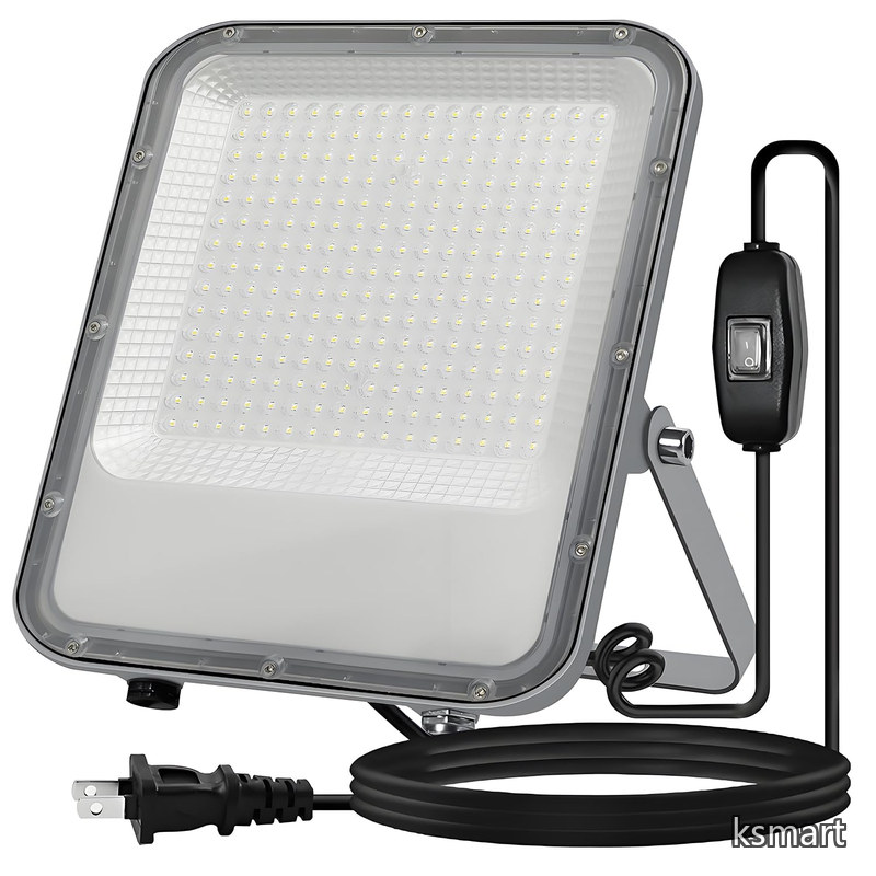 【送料無料】屋外 200Ｗ 2000W相当 高輝度 26000lm 昼光色 眩暈防止 超ハイパワー 明るさ向上 ワイド配光 均一光照明 超薄 超軽量 長持ち LED作業灯 スイッチ付3mコード付 1個｜ksmart