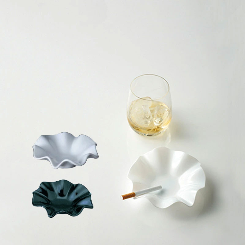 HOYAクリスタルカット灰皿 HOYA ホヤクリスタル MUSEUM CRYSTAL ガラス灰皿 未使用品