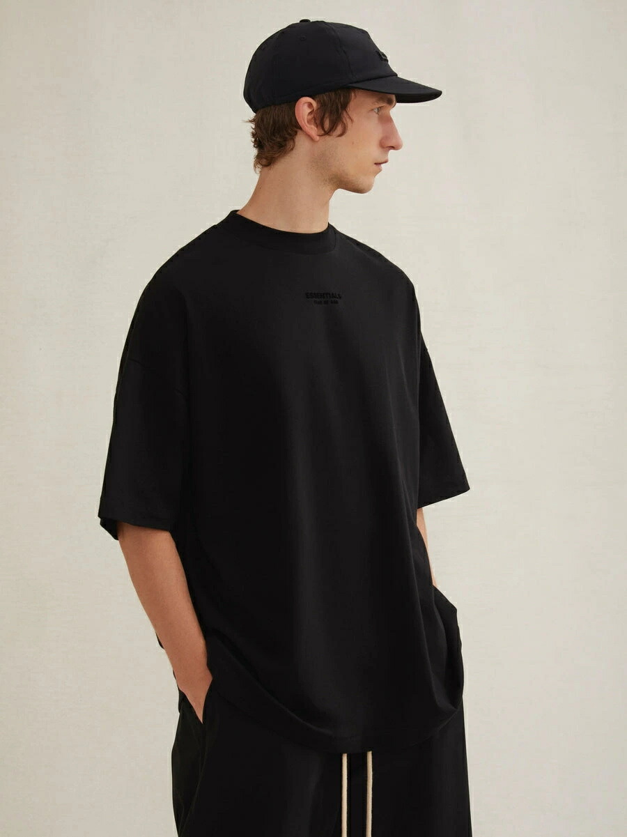FOG ESSENTIALS ロゴ 半袖シャツ Tシャツ T-shirt 両面ロゴ メンズ レディース オーバーサイズ オフホワイト フィアオブゴッド Fear Of God　ユニセックス 春夏 夏 半袖 正規品 男女兼用