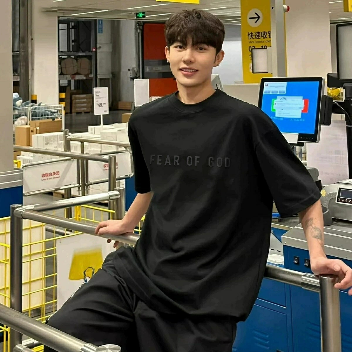 ESSENTIALS エッセンシャルズ Tシャツ 半袖 メンズ レディース Logo T-Shirt ロゴ Tシャツ ブラック