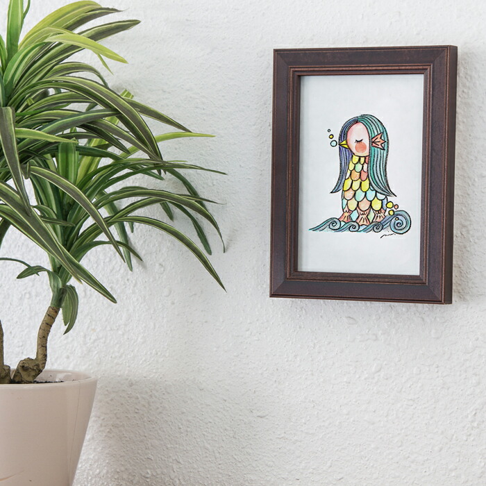 RIE『AMABIE』縦18times;横14cm【送料無料】世界中に笑顔を広げるアーティストRIE『AMABIE』/木製フレーム付き妖怪アマビエ疫病退散絵画アート壁掛け立て掛けインテリア